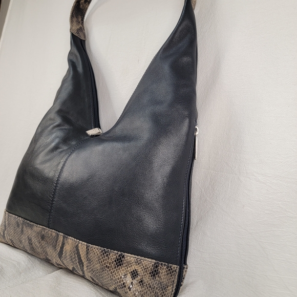 ​CECCONI PIERO Italy Black Leather Hobo Bag Snakeskin Trim Large Shoulder Bag
​ - Picture 6 of 13